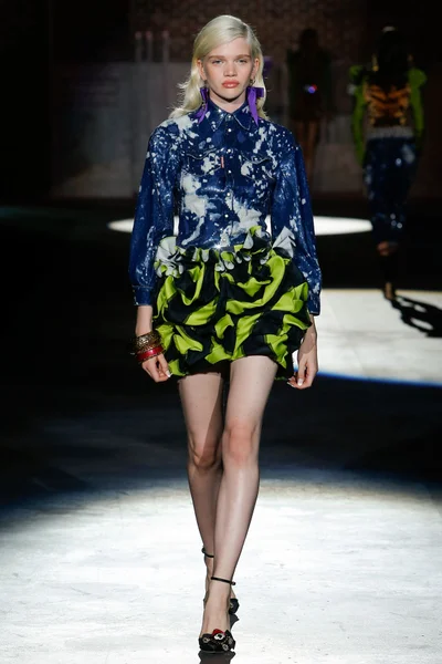 Look 26